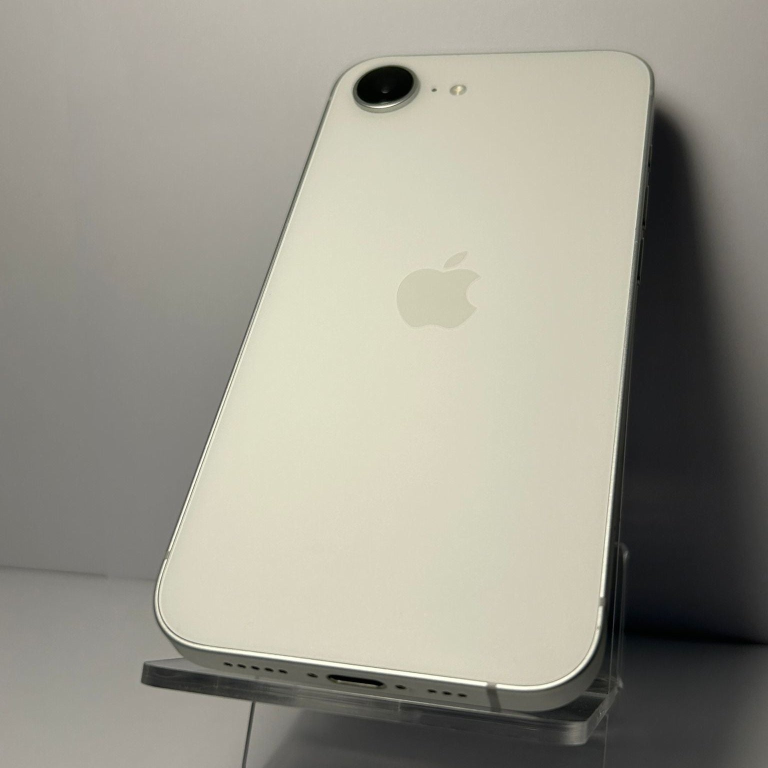iPhone 16e Alb 128GB – Baterie 100% – 80 Cicluri