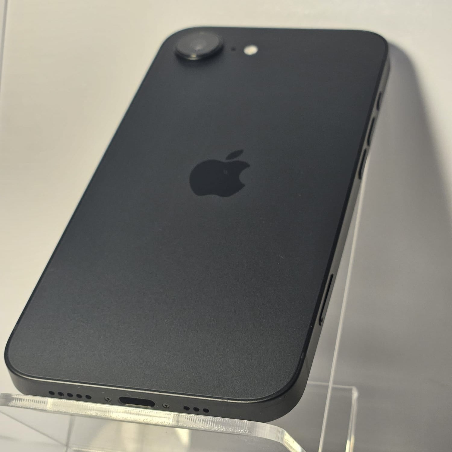 Apple iPhone 16e, Negru, 128GB, Baterie 100% - Ca Nou