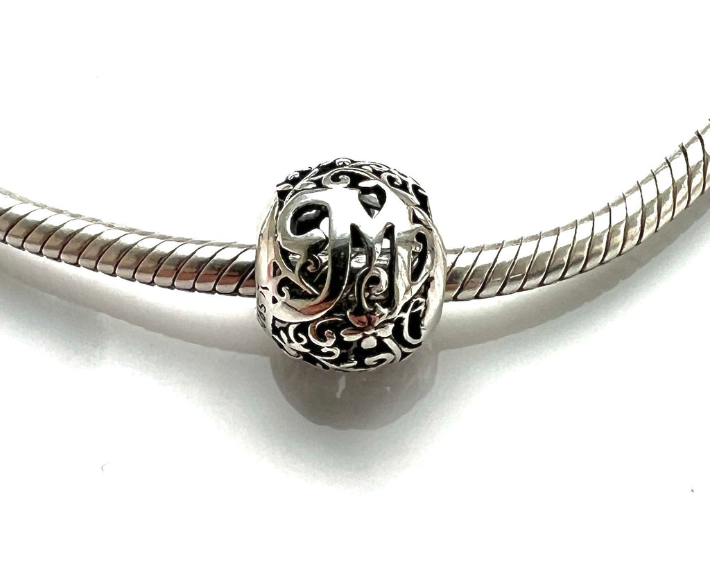 CHARM BRATARA ARGINT 925 CU LITERA M